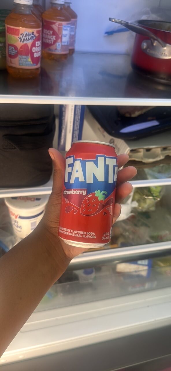 Fanta Strawberry (Fraise) USA canette 355 ml